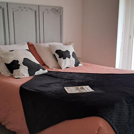 Bed and Breakfast La Bergerie Du Mesnil Livry  Экстерьер фото